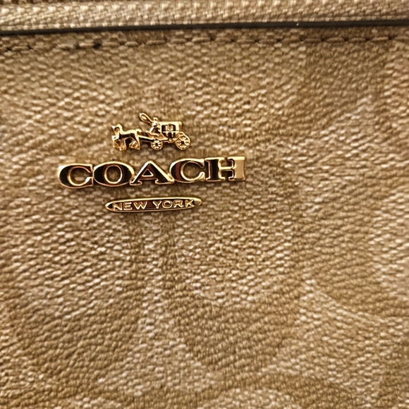 Coach Double Zip, Large Wristlet - Picture 5 of 8